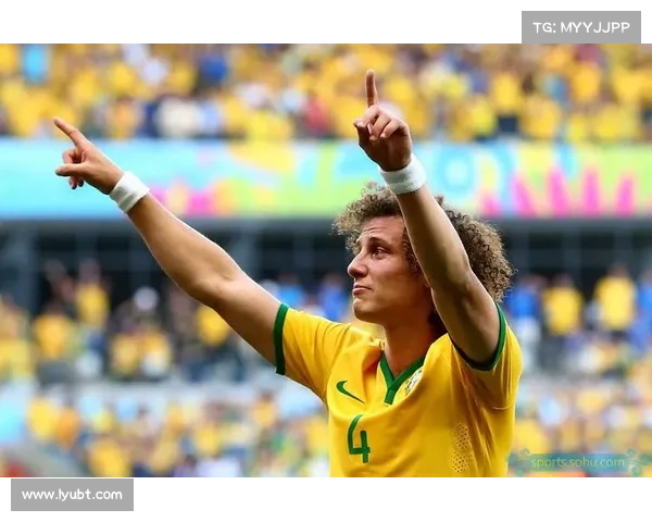 大卫路易斯在足球场上的五个独特位置与战术角色解析